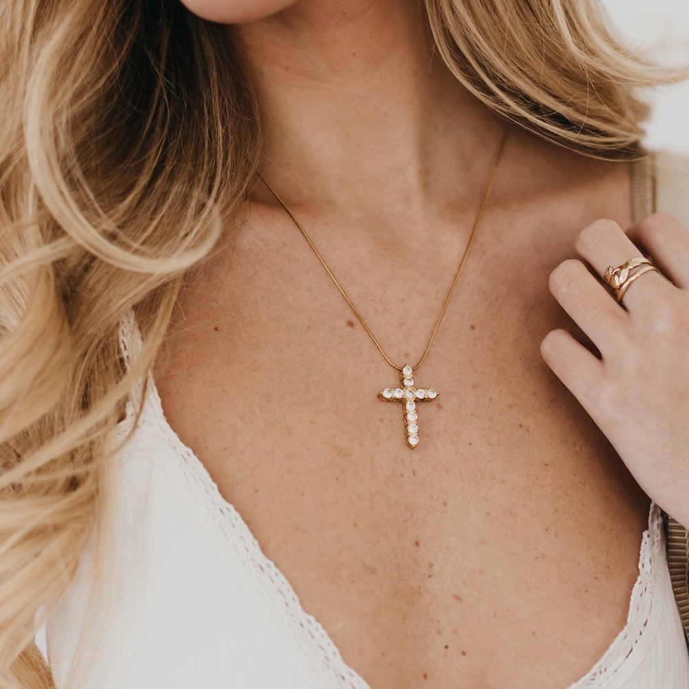 Hannah Diamond Cross Necklace WATERPROOF Wholesale-Necklace-Pretty Simple